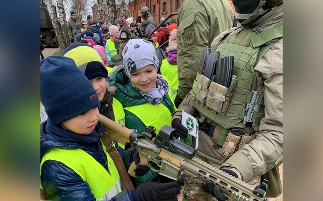 Mokiniai lankėsi Lietuvos kariuomenės Juozo Vitkaus inžinerijos batalione