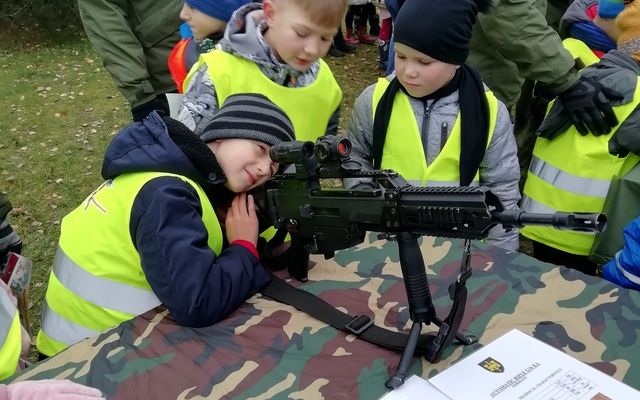 Mokiniai lankėsi Lietuvos kariuomenės Juozo Vitkaus inžinerijos batalione